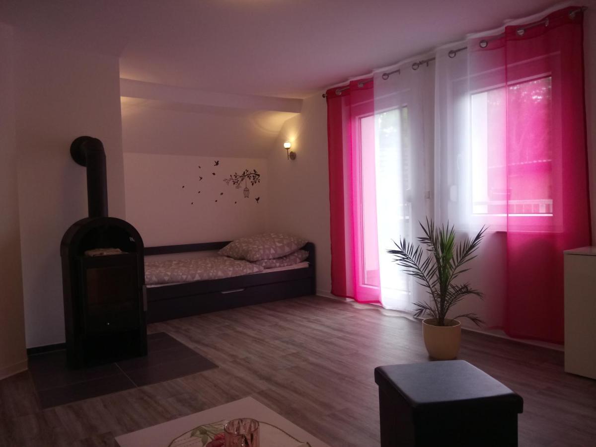 Haus Waldidyll Apartment Lauta ภายนอก รูปภาพ