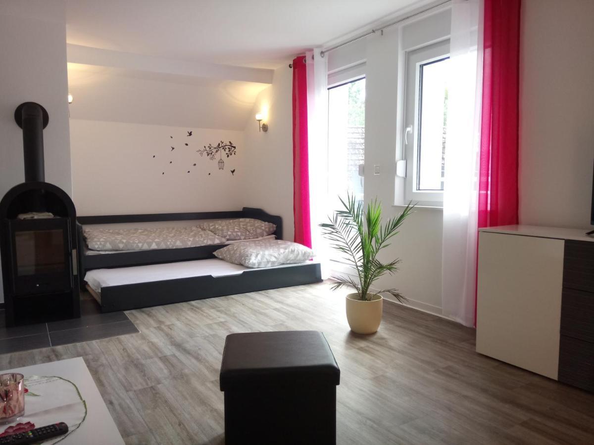 Haus Waldidyll Apartment Lauta ภายนอก รูปภาพ